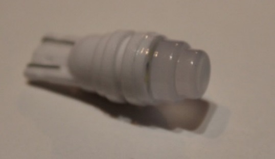 Лампочка светодиодная T10-3SMD-2835 керамика 12V