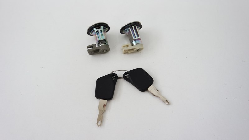 Комплект личинок дверных замков (2шт) Peugeot 106,205,405