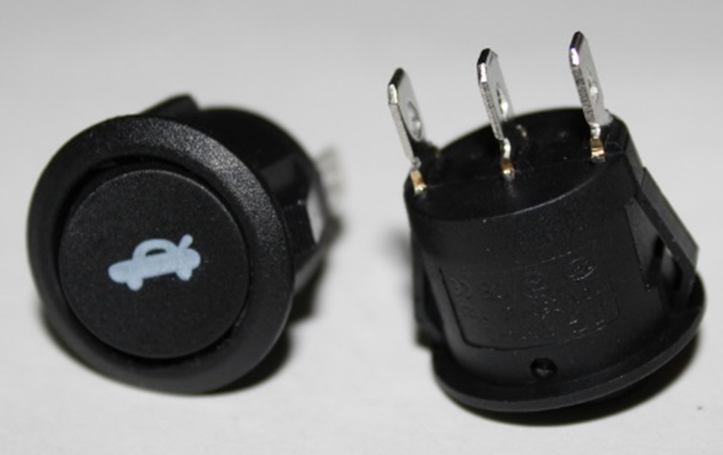 Кнопка багажника 3-контактная(черная ON-OFF,10A 250V AC)